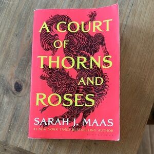 A Court of Thorns and Roses Book